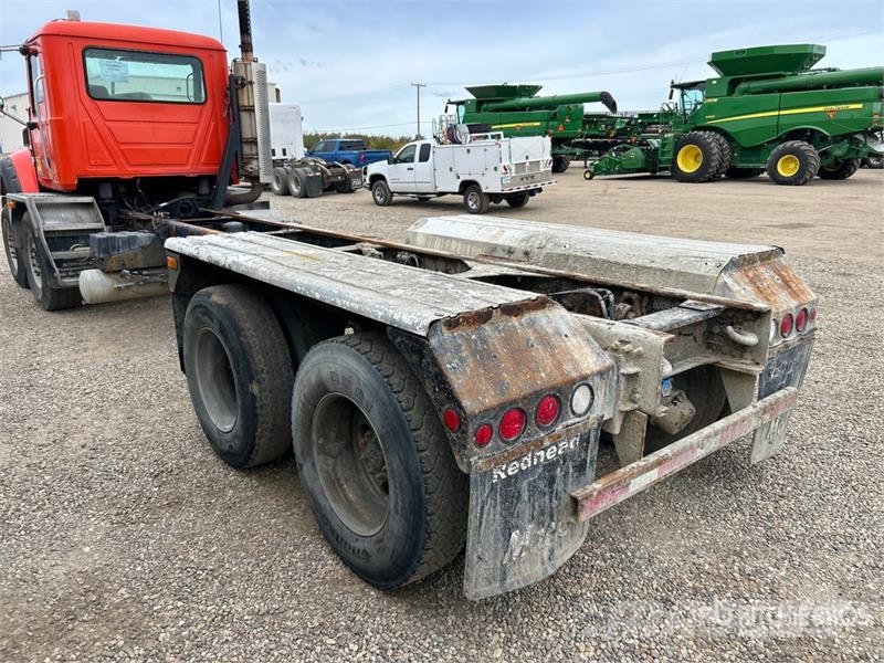 Mack GU713 8x4 Twin-Steer Cab and Chassis Kabine i unutrašnjost