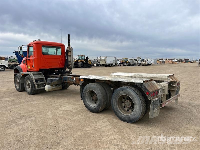 Mack GU713 8x4 Twin-Steer Cab and Chassis Kabine i unutrašnjost