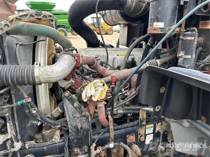 Mack GU713 8x4 Twin-Steer Cab and Chassis Kabine i unutrašnjost