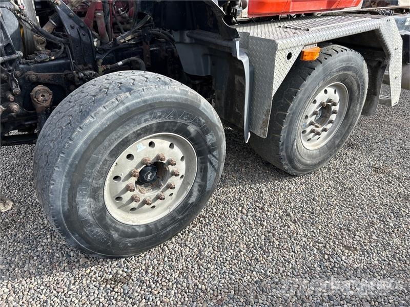 Mack GU713 8x4 Twin-Steer Cab and Chassis Kabine i unutrašnjost