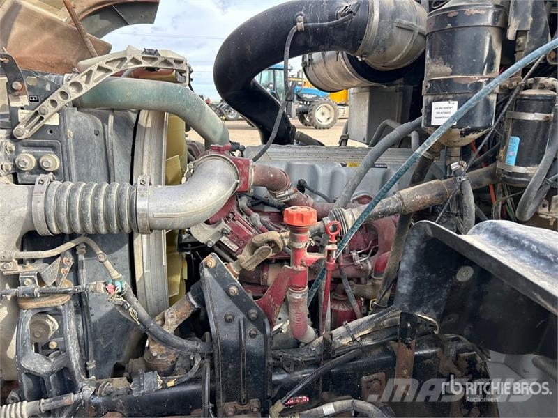 Mack GU713 8x4 Twin-Steer Cab and Chassis Kabine i unutrašnjost