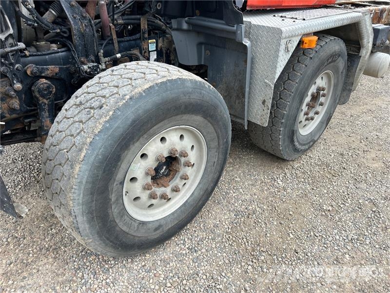 Mack GU713 8x4 Twin-Steer Cab and Chassis Kabine i unutrašnjost
