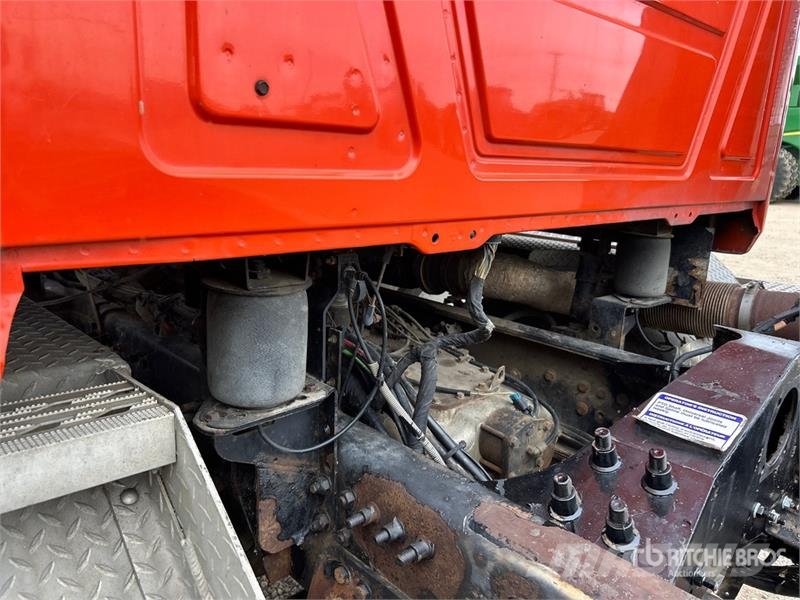 Mack GU713 8x4 Twin-Steer Cab and Chassis Kabine i unutrašnjost