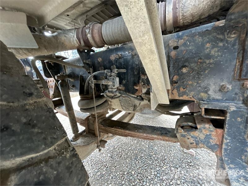 Mack GU713 8x4 Twin-Steer Cab and Chassis Kabine i unutrašnjost