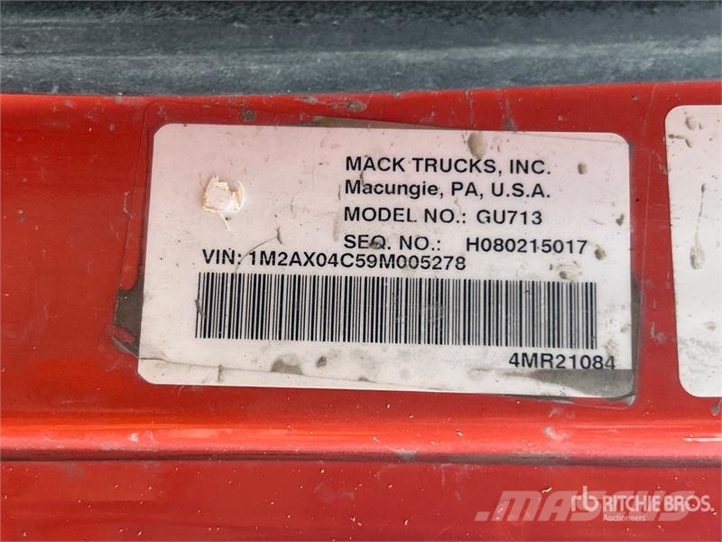 Mack GU713 8x4 Twin-Steer Cab and Chassis Kabine i unutrašnjost