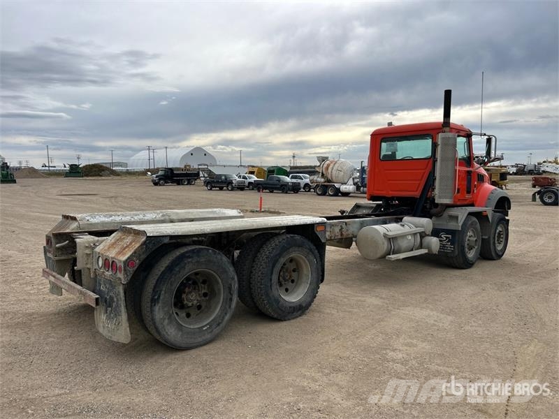 Mack GU713 8x4 Twin-Steer Cab and Chassis Kabine i unutrašnjost