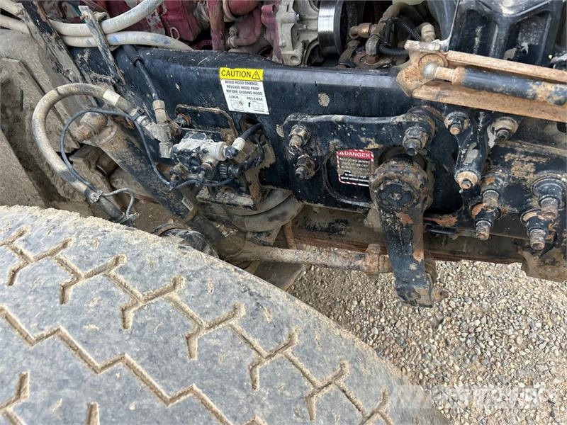 Mack GU713 8x4 Twin-Steer Cab and Chassis Kabinen