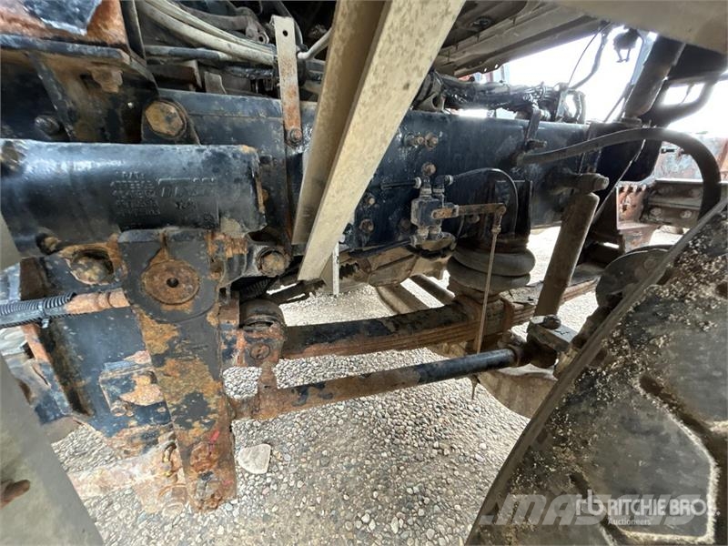 Mack GU713 8x4 Twin-Steer Cab and Chassis Kabine i unutrašnjost