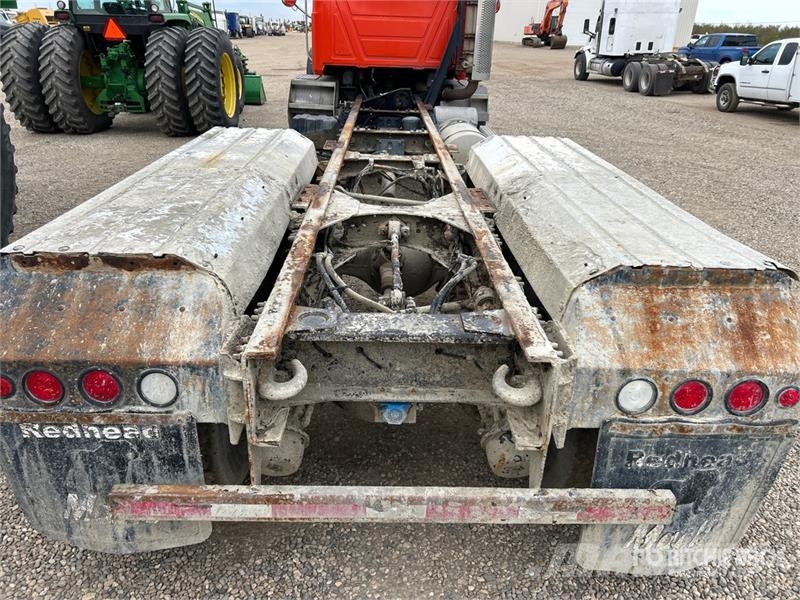 Mack GU713 8x4 Twin-Steer Cab and Chassis Kabine i unutrašnjost