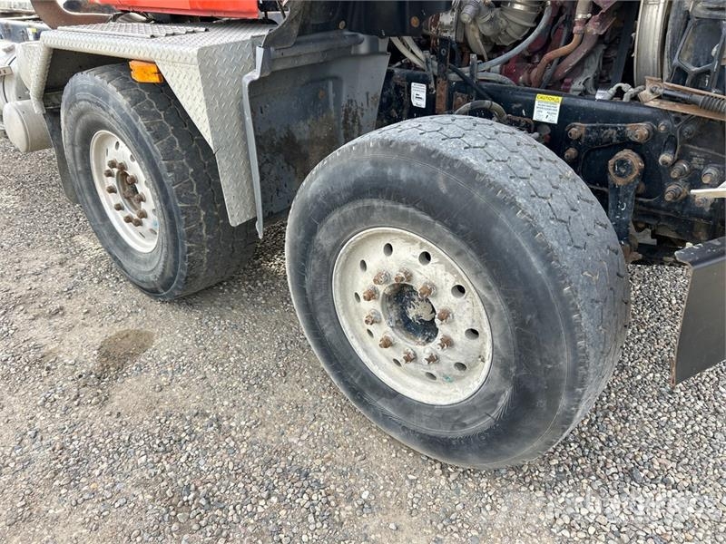 Mack GU713 8x4 Twin-Steer Cab and Chassis Kabine i unutrašnjost