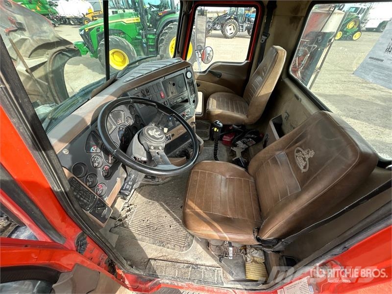 Mack GU713 8x4 Twin-Steer Cab and Chassis Kabine i unutrašnjost