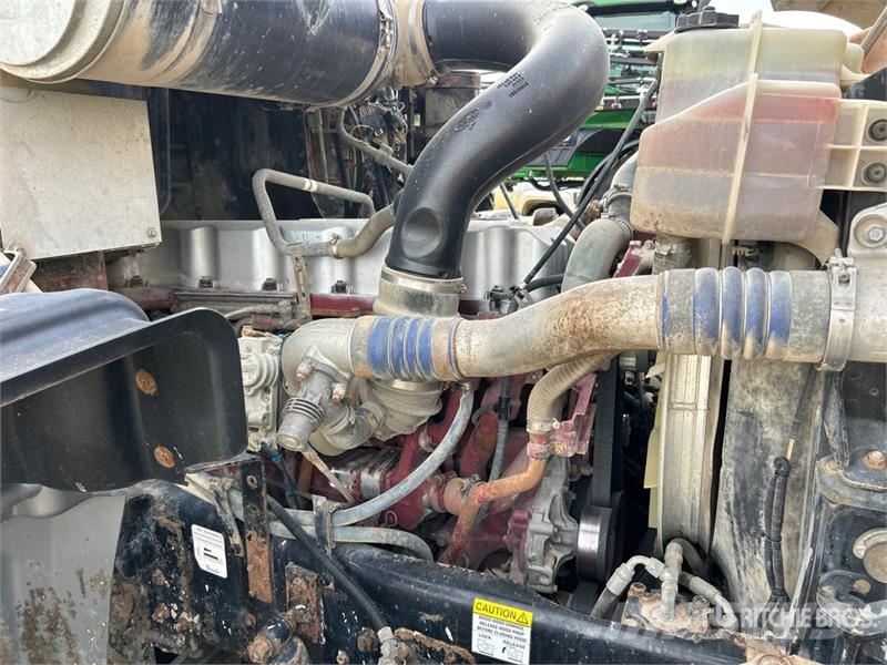 Mack GU713 8x4 Twin-Steer Cab and Chassis Kabine i unutrašnjost