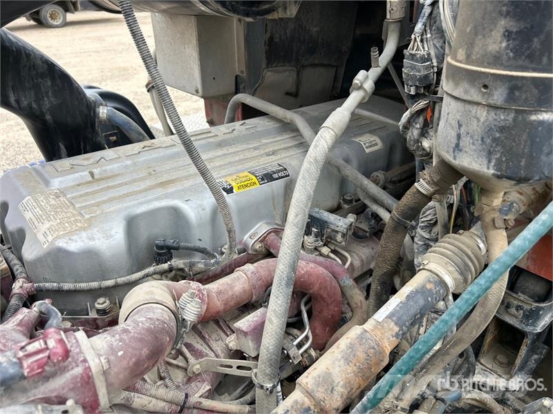 Mack GU713 Cab and Chassis Kabine i unutrašnjost