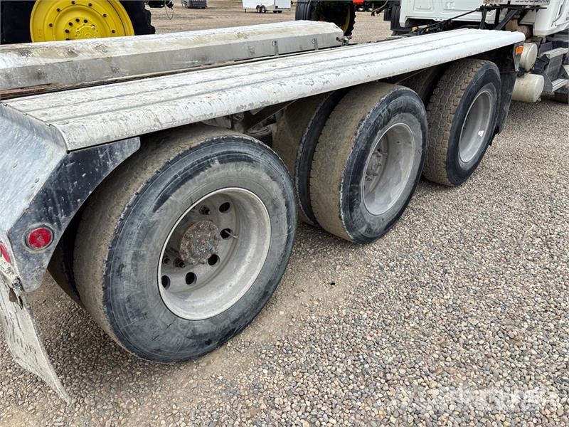 Mack GU714 8x6 Cab and Chassis Kabine i unutrašnjost