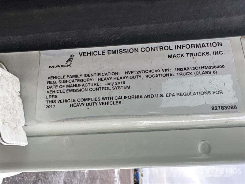 Mack GU800 6x4 Cab and Chassis Cabins and interior