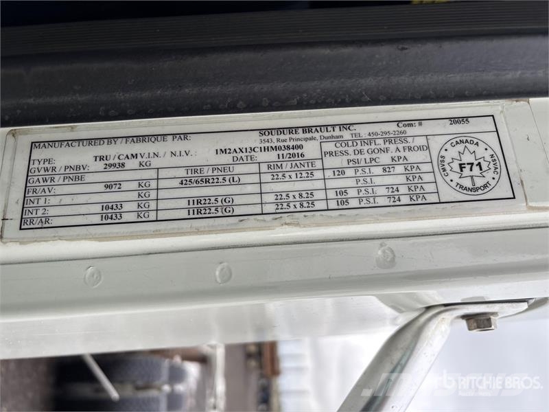 Mack GU800 6x4 Cab and Chassis Cabins and interior
