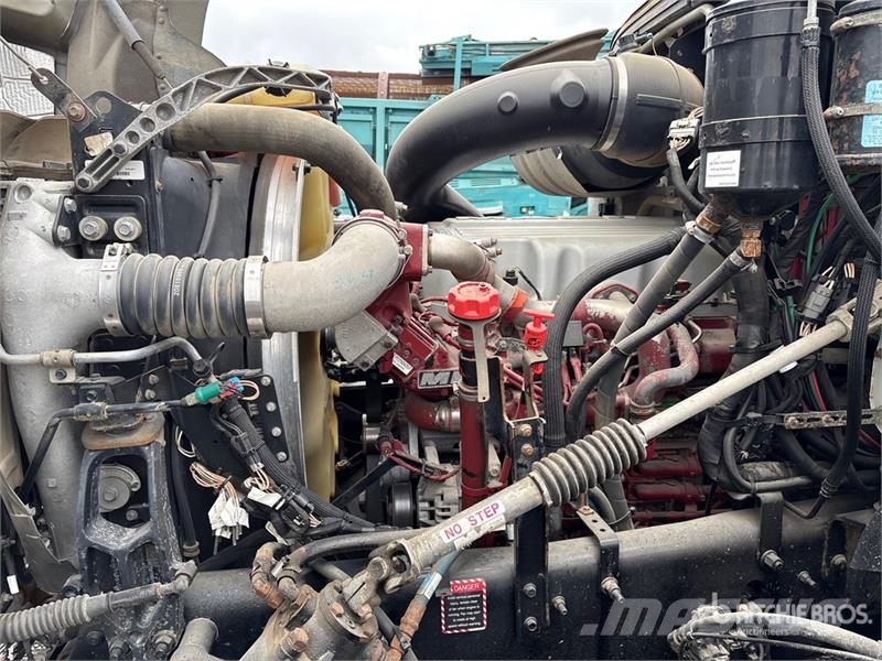 Mack GU800 6x4 Cab and Chassis Cabins and interior