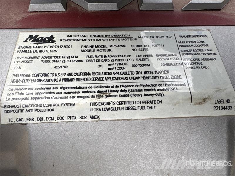 Mack GU800 8x6 Cab and Chassis Cabines