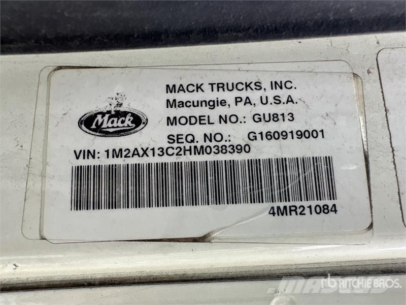 Mack GU800 Cab and Chassis Cabins and interior
