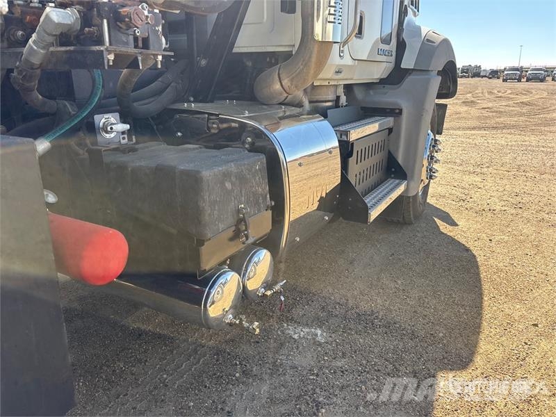 Mack GU813 Sewage disposal Trucks