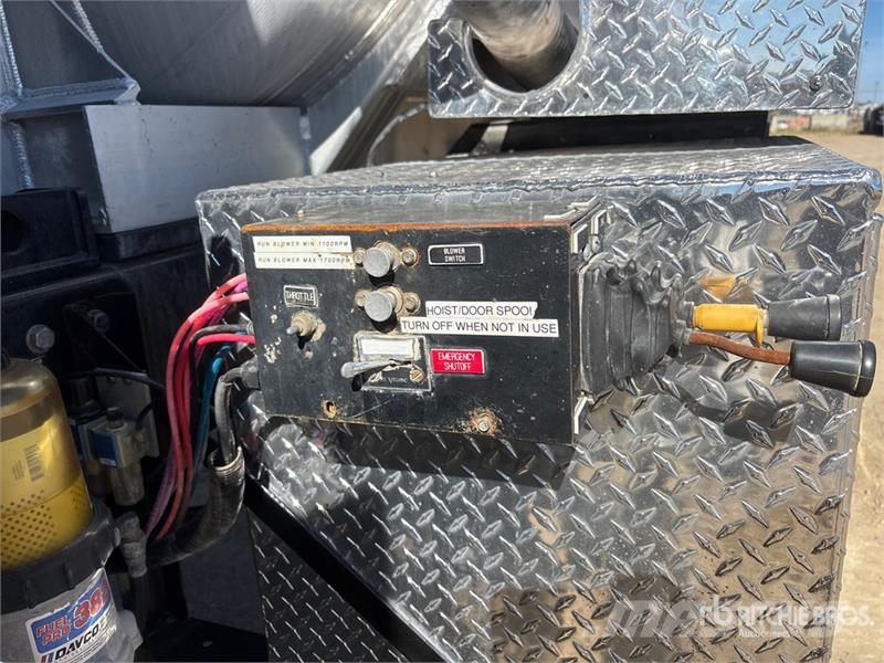 Mack GU813 Sewage disposal Trucks
