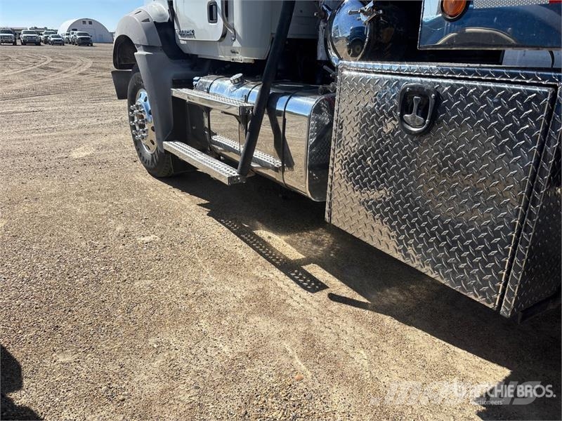 Mack GU813 Sewage disposal Trucks