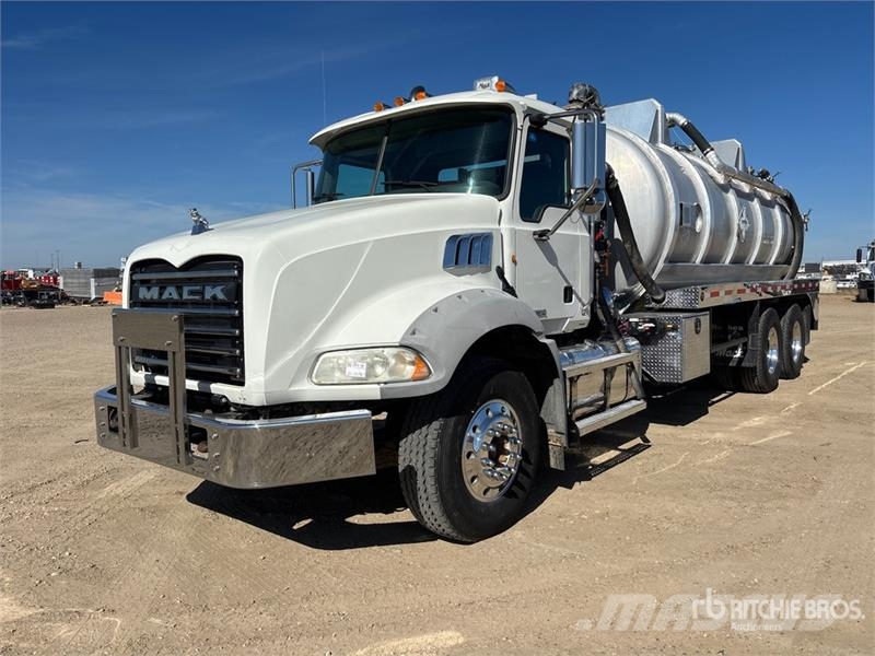 Mack GU813 Sewage disposal Trucks