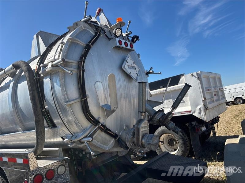 Mack GU813 Sewage disposal Trucks