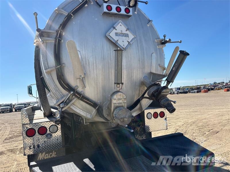 Mack GU813 Sewage disposal Trucks