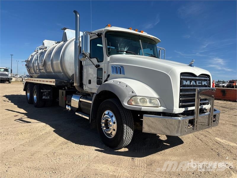 Mack GU813 Sewage disposal Trucks