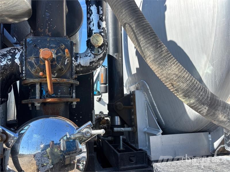 Mack GU813 Sewage disposal Trucks