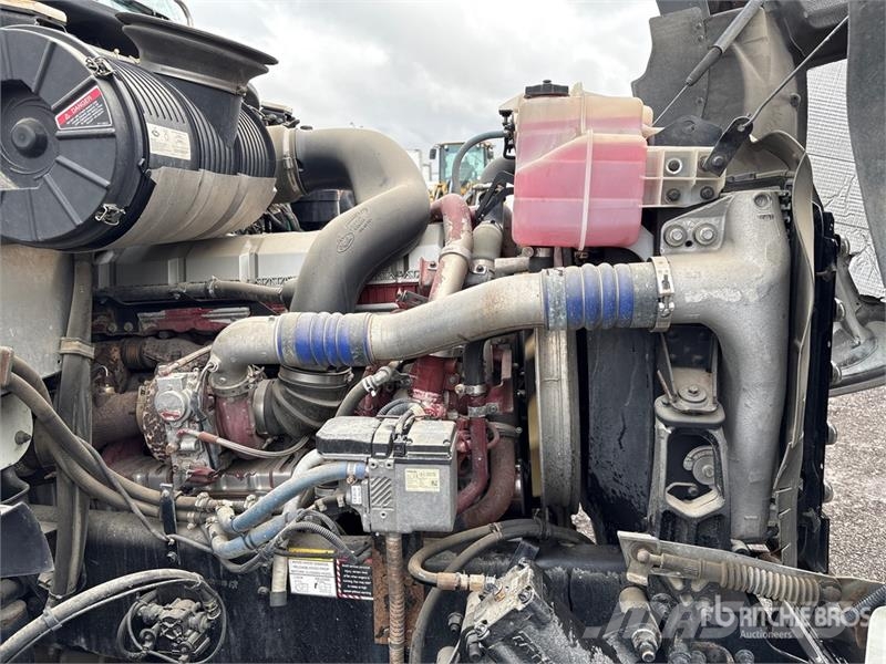Mack GU814 8x6 Cab and Chassis Kabinos ir salonai
