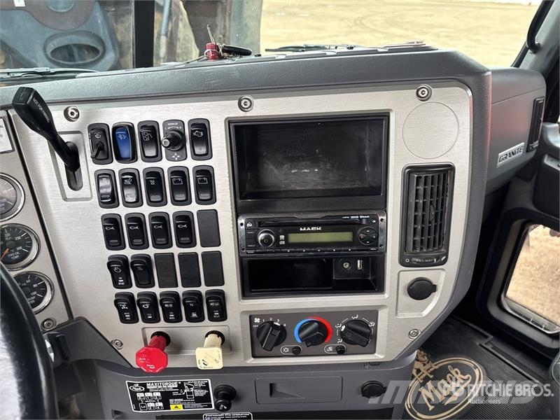 Mack GU814 8x6 Tri/A Day Cab Truck Tractor Autotractoare