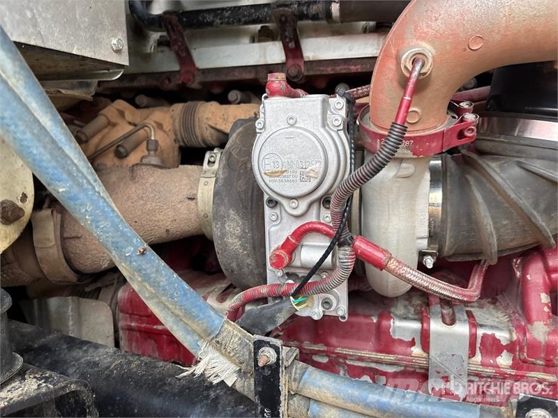 Mack GU814 8x6 Tri/A Day Cab Truck Tractor Autotractoare