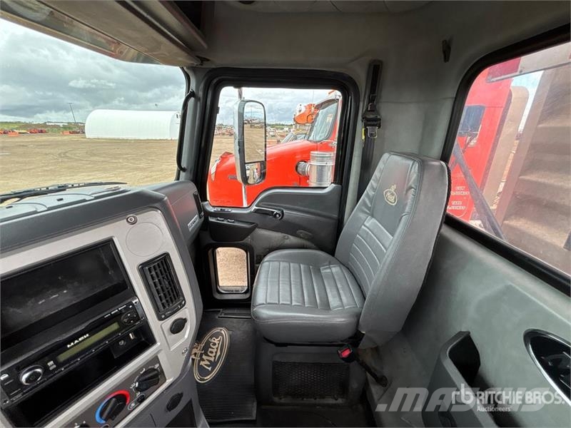 Mack GU814 8x6 Tri/A Day Cab Truck Tractor Autotractoare