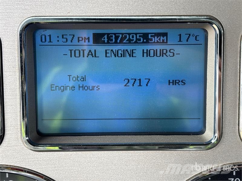 Mack GU814 8x6 Tri/A Day Cab Truck Tractor Autotractoare