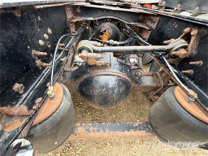 Mack GU814 8x6 Tri/A Day Cab Truck Tractor Autotractoare