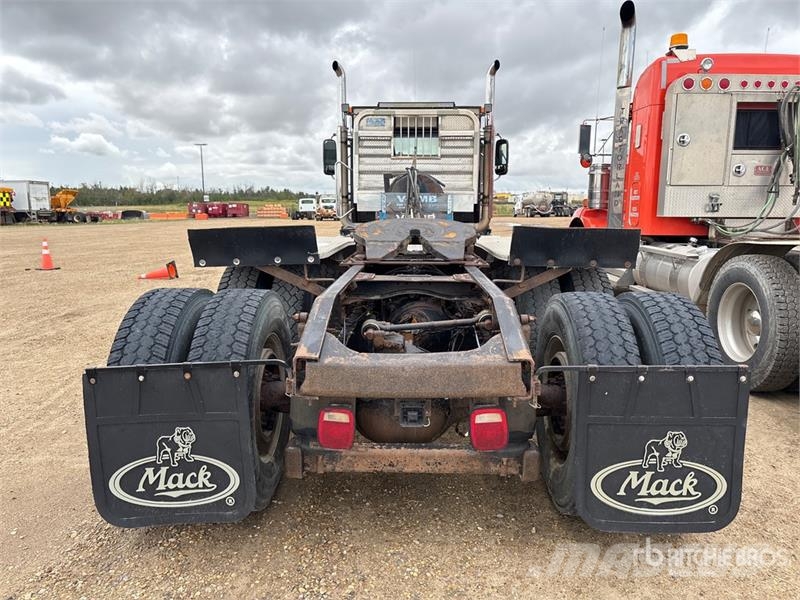 Mack GU814 8x6 Tri/A Day Cab Truck Tractor Autotractoare