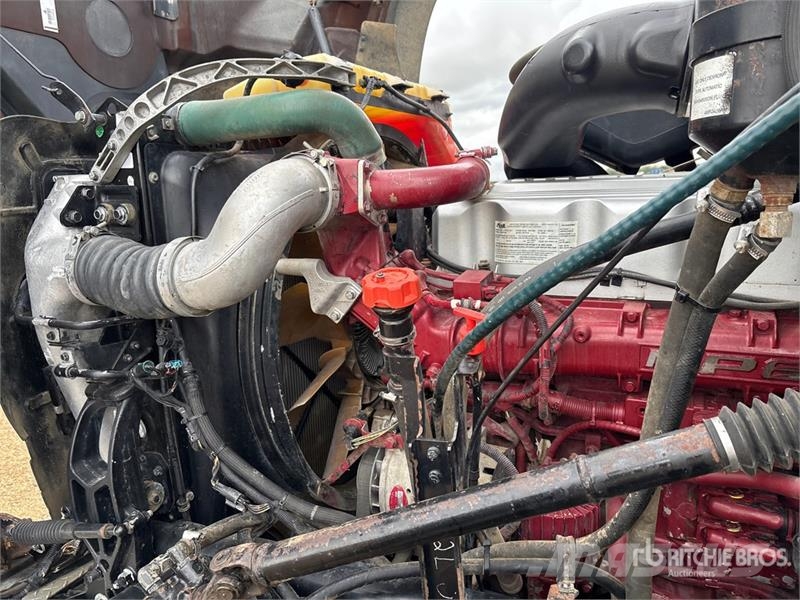 Mack GU814 8x6 Tri/A Day Cab Truck Tractor Autotractoare