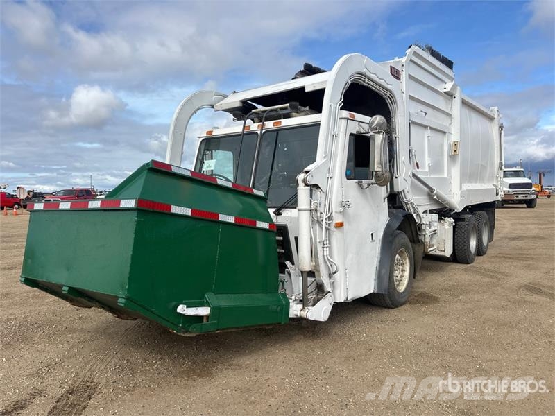 Mack LEU613 Сміттєвози