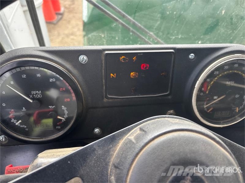Mack LEU613 Сміттєвози