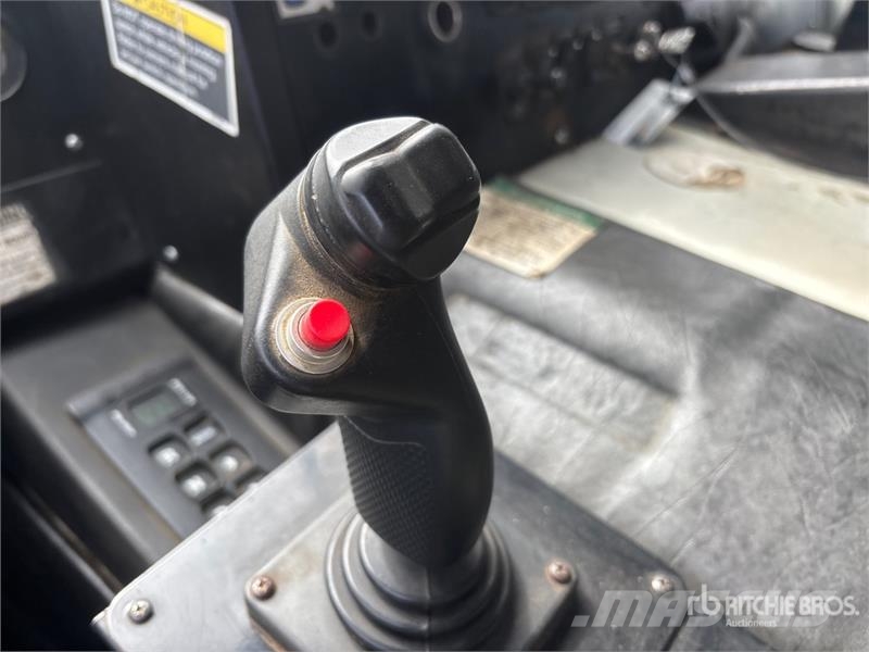 Mack LEU613 Сміттєвози
