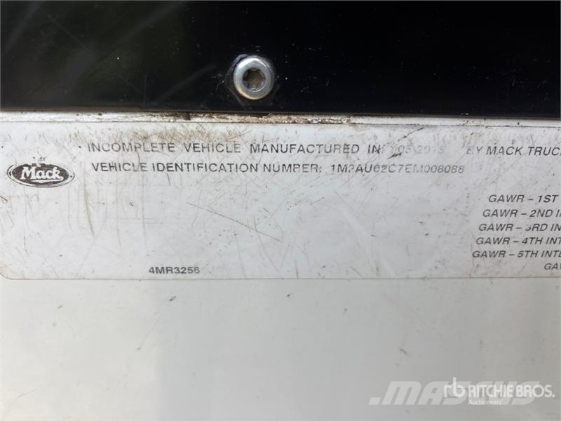 Mack LEU613 Сміттєвози