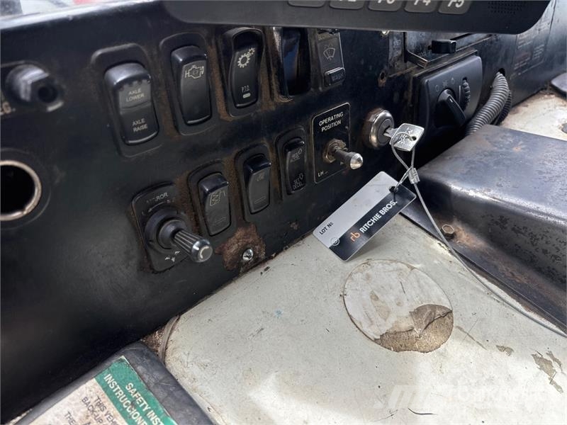 Mack LEU613 Сміттєвози