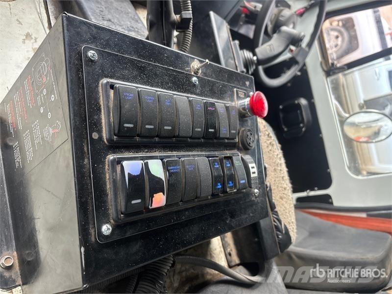 Mack LEU613 Сміттєвози