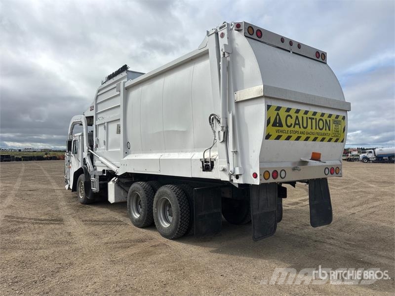 Mack LEU613 Сміттєвози