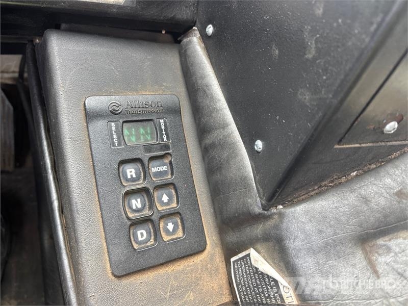 Mack LEU613 Сміттєвози