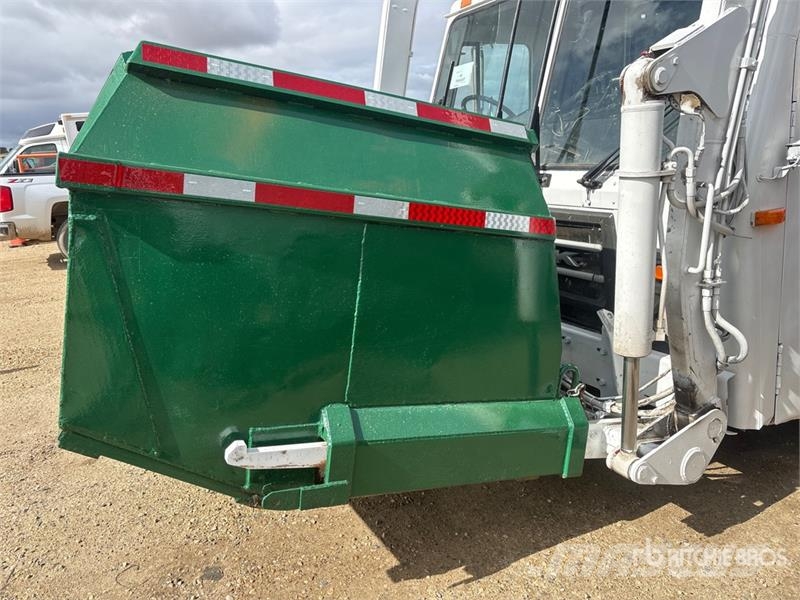 Mack LEU613 Сміттєвози