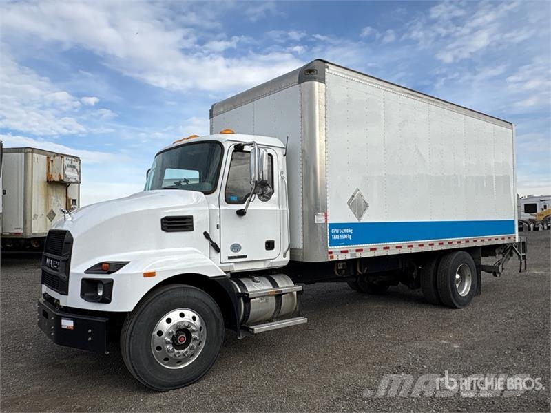 Mack MD742 4x2 Freight Van Truck Camion cassonati