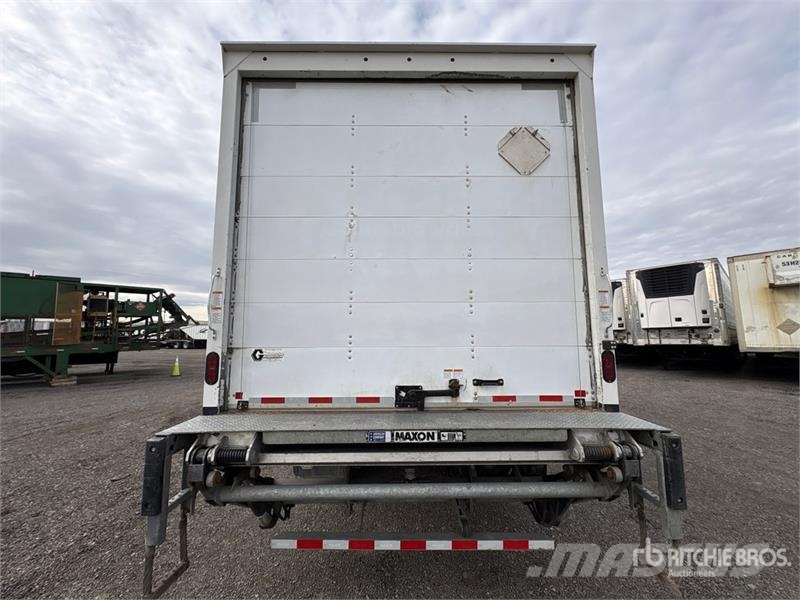 Mack MD742 4x2 Freight Van Truck Camion cassonati